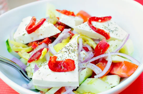 Griechischer Salat, Gemüse und Käse — Stockfoto