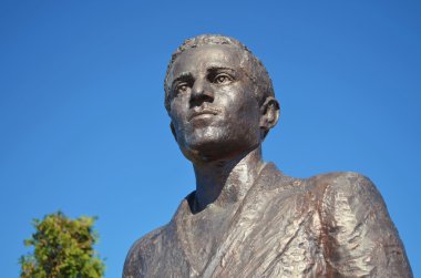 Doğu Saraybosna'da Gavrilo Princip heykeli
