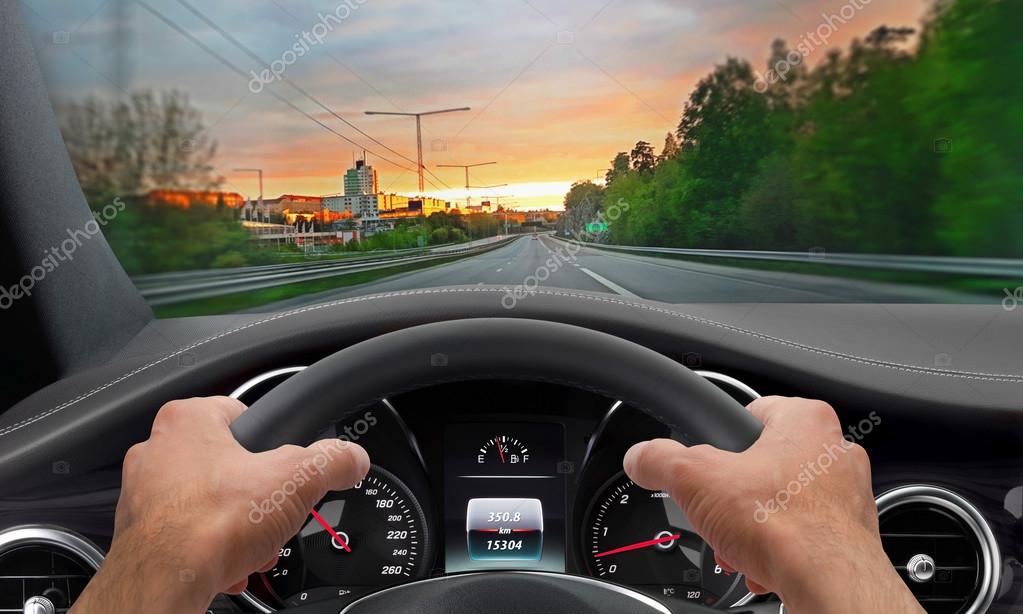 Pièce De Rechange Et élément Intérieur D'un Volant De Voiture Avec Garniture  En Cuir Et Boutons Avec Airbag Sur Fond Blanc Isolé Industrie Des Services  Automobiles