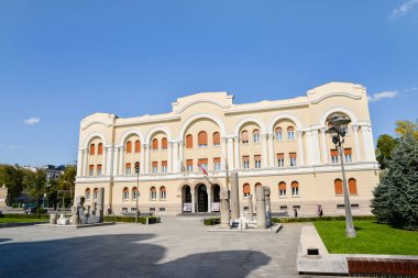 Banja Luka, Bosna-Hersek 4 Eylül 2021 Tarihi Banski Dvor Sarayı ve kültür merkezi kentin kalbinde yer almaktadır..