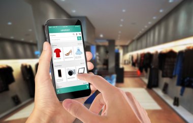 Akıllı adam elinde telefon online alışveriş