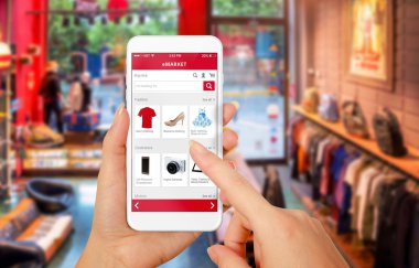 Akıllı telefon kadın elinde online alışveriş