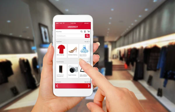 Akıllı telefon kadın elinde online alışveriş