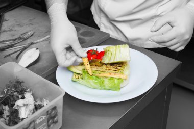 Restoran yemek pişirme işlemi