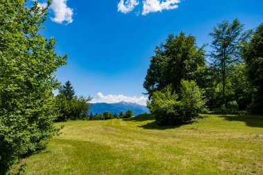 Dağların manzaralı çayır manzarası - Fas, İsviçre