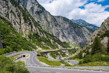 Gotthard Geçidi 'ne giden yol