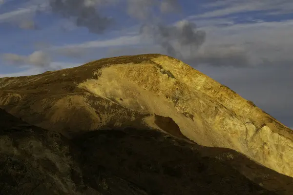 Montanha Iluminada Pelo Sol Acima Policromo Pass Parque Nacional Denali — Fotografia de Stock
