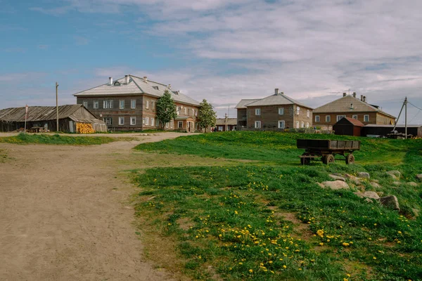 Zicht Het Dorp Solovetsky Een Zonnige Zomerdag Eiland Solovetsky Regio — Stockfoto