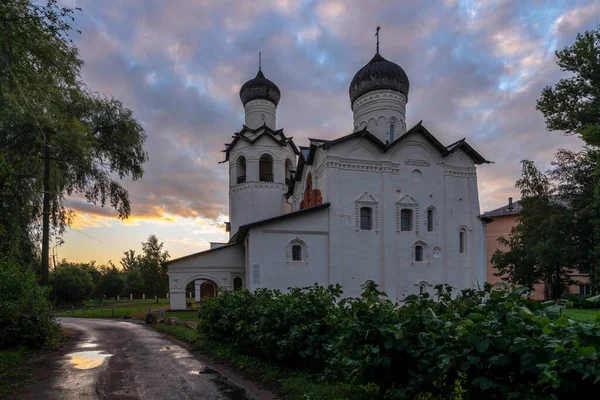 Pohled Spaso Preobrazhenský Klášter Časného Zamračeného Letního Rána Staraya Russa — Stock fotografie