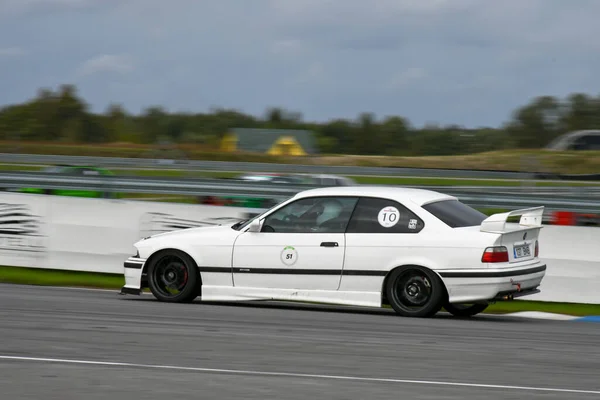 Bmw e36 yarış pistinde