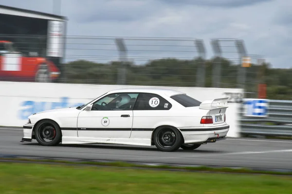 Bmw e36 yarış pistinde