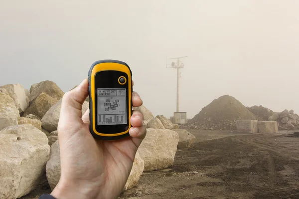 Die richtige Position innerhalb einer Baustelle über gps finden — Stockfoto