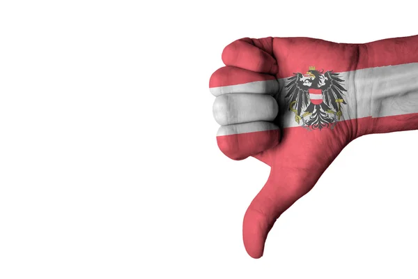 Flaga Austrii na ludzki mężczyzna kciuk w dół strony — Zdjęcie stockowe