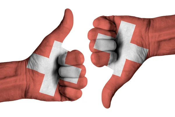 Bandiera svizzera sulle mani umane maschili — Foto Stock