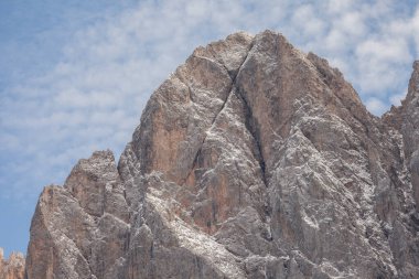İtalya 'da dikey Dolomitlerin duvarının ayrıntıları