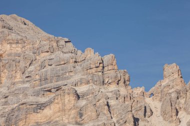İtalya 'da dikey Dolomitlerin duvarı ayrıntıları (Tofana di Mezzo)