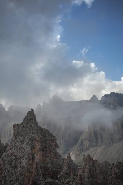Sass Ciampac 'ın tepesinden manzaralar, Dolomitler