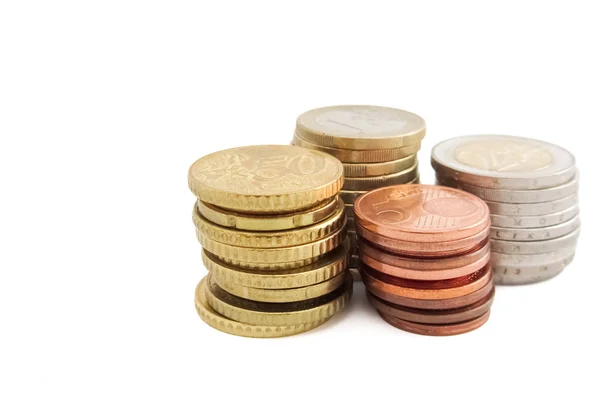 Avrupa Euro yığını beyaz arka planda paralar