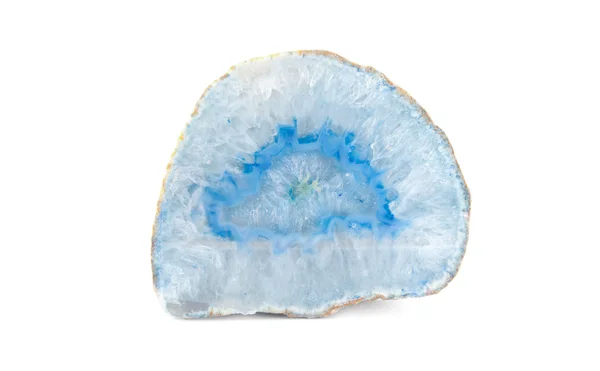Secção de um geode branco e azul em fundo branco — Fotografia de Stock