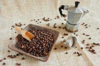 σύγχρονη μεγάλη αίθουσα με χριστουγεννιάτικο δέντρο