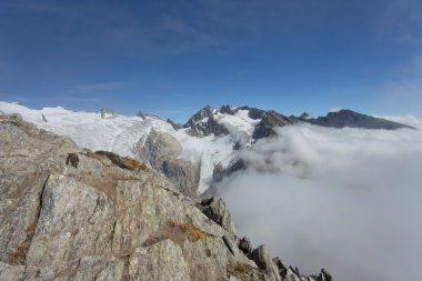 Yüksek dağ sahneleri