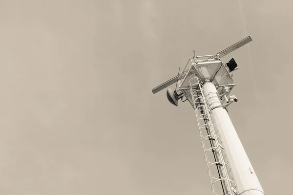 Radar antenne in bouwplaats — Stockfoto