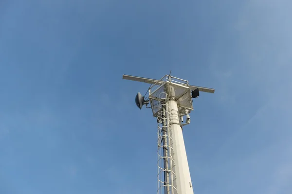 Radar antenne in bouwplaats — Stockfoto