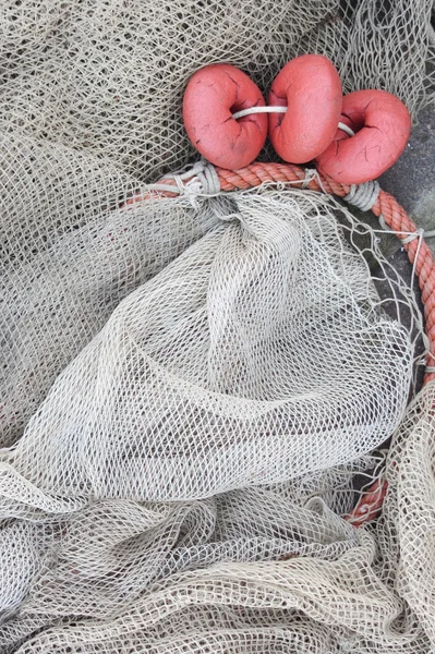 Plasă de pescuit utilizată cu plutitoare — Fotografie, imagine de stoc