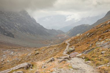 Sonbahar dağ sahneleri Zillertal Alps - İtalya