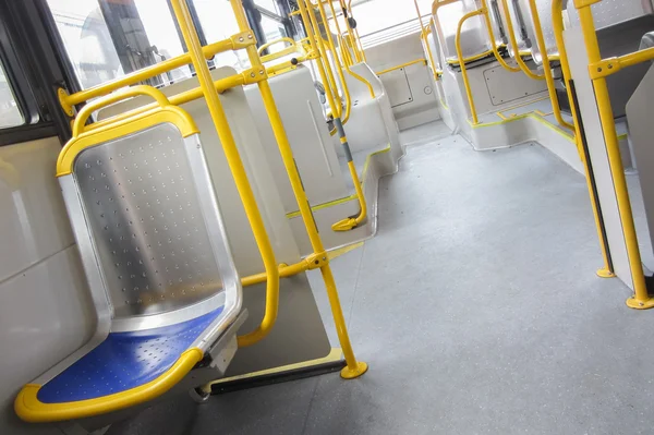 Asiento vacío dentro de un autobús urbano —  Fotos de Stock