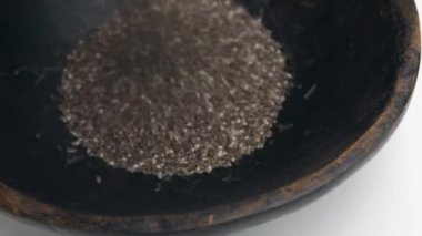 rustik dökme chia tohum yakın çekim Isolated kase
