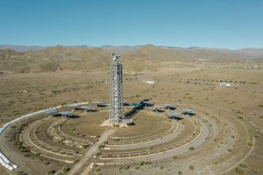 Güneş enerjisi kullanımı araştırmaları için Almera Platformlarının İHA hava fotoğrafçılığı
