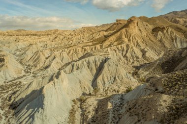 Endülüs 'teki Tabernas Çölü' nün insansız hava aracı görüntüsü. Almerya İspanya 'da sadece Avrupa' da çöl.