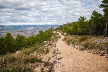 Sierra de Irta Ulusal Parkı 'nda yürüyüş arazisi Alcala de Xivert İspanya Avrupa Otantik Seyahat Fotoğrafları
