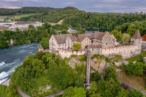 瑞士沙夫豪森莱茵河瀑布和劳芬城堡的鸟瞰图 — 图库照片