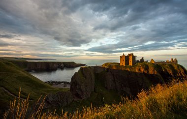 Dunnottar Kalesi im Abendlicht
