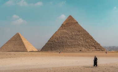 Mısır 'daki Giza Piramitlerinin manzarası