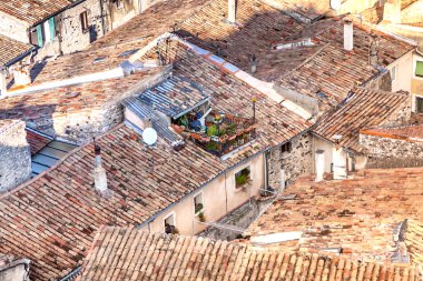 Viviers Ardèche Fransa Ortaçağ kasabası çatılarda