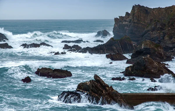 Wild Atlantic storm waves breaking on rocky coast — Stock Photo, Image