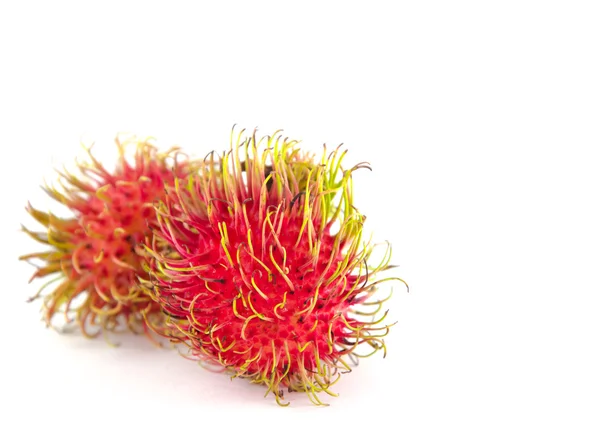 Rambutan é fruta sul asiático sabor doce. Isolado sobre fundo branco — Fotografia de Stock