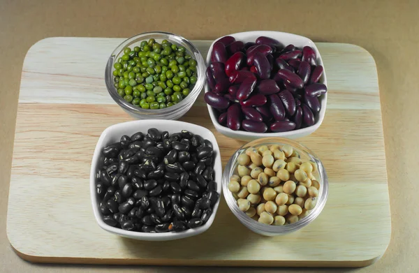 大豆、小豆、黒豆、健康と緑の豆 — ストック写真