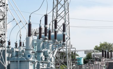 Elektrik yapmak için yüksek güç istasyonu