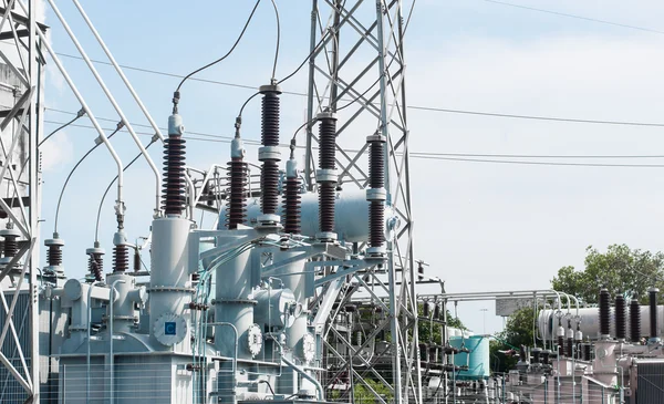 Elektrik yapmak için yüksek güç istasyonu