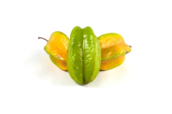 绿色和黄色的杨桃在白色背景上的颜色 — 图库照片