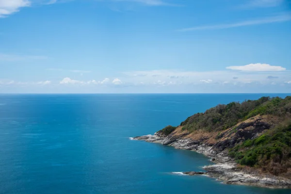 Phuket Bakış Açısı Mavi Gökyüzü Olan Ada Konu Bulanıklaştı — Stok fotoğraf