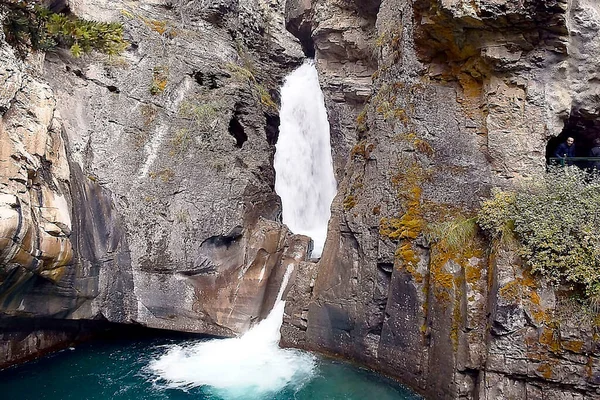 Alberta Kanada, Athabasc Şelalesi