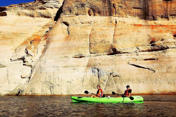 在亚利桑那州国家公园 Arizona National Park 的领土上 弗尔米隆岩石是一个单一的高原 由几个砂质硬化层组成 Moenkopi和Chinli最低 形成了2亿多人 几年前 — 图库照片