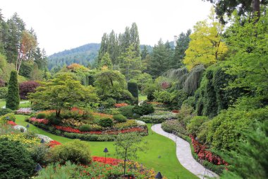 Ulusal tarihi mekan ama baharda bahçe.
