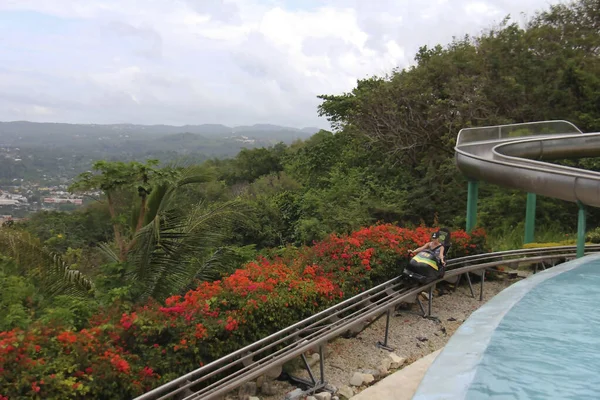 Jamajka Mystic Mountain Vodní Park Skluzavky Bazénu — Stock fotografie