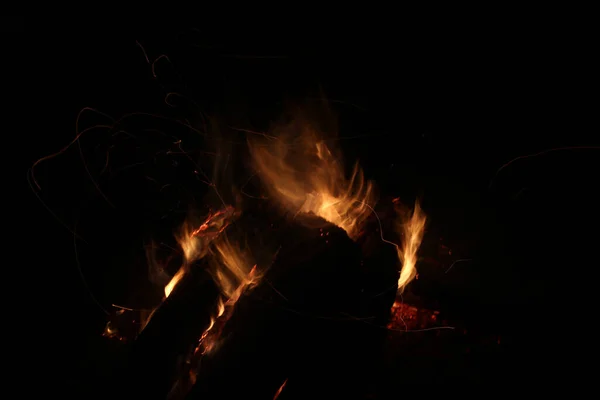 Harika bir kamp ateşi